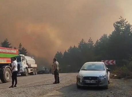 Kastamonu’da bir noktada daha orman yangını çıktı! Ekiplerin havadan ve karadan müdahalesi sürüyor