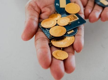 Kısa sürede 500 TL yükselen gram altın için yeni tahmin! Yıl sonu hedefi değişti
