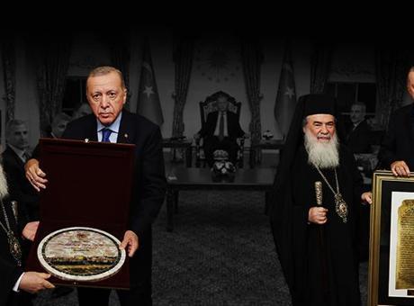 Kudüs Rum Ortodoks Patriği Giannopoulos’tan Cumhurbaşkanı Erdoğan’a anlamlı hediye