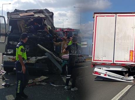 Kuzey Marmara Otoyolu’nda kamyonet TIR’a çarptı