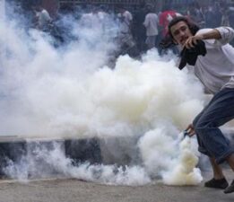 Nepal’de sosyal medya protestosu: Can kaybı 19’a yükseldi!