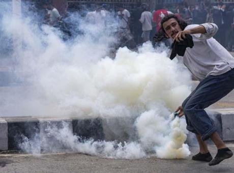Nepal’de sosyal medya protestosu: Can kaybı 19’a yükseldi!