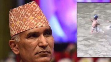 Nepal’deki eylemlerde şoke eden görüntü: Ekonomi bakanını yerde sürükleyip nehirde kovaladılar!
