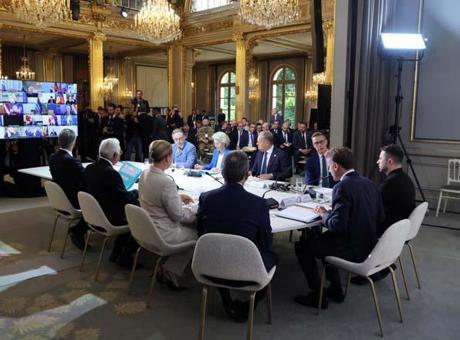 Paris’teki kritik zirve sona erdi: 26 ülkeden Ukrayna’ya destek, Trump-Putin görüşmesi kapıda!