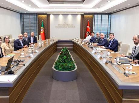 Portekizli Bakan deprem bölgesindeki çalışmalara hayran kaldı: Yaptıklarınız tek kelimeyle şahane