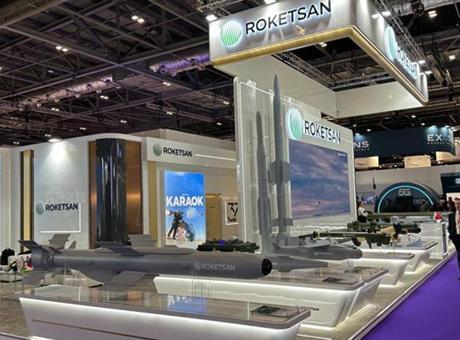 Roketsan, Türk savunma sanayisinin gözde ürünlerini Londra’da sergiliyor