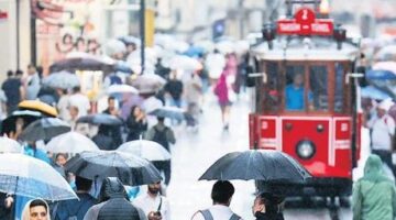 Sağanak yağış hayatı felç etti