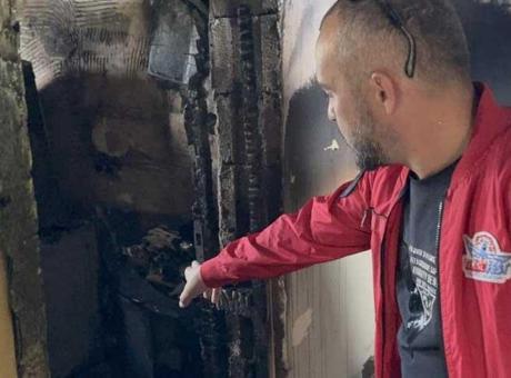 Sahibi bile şokta! Evi 6’ncı kez yandı: Düşmanım olsa bu şekilde davranmaz