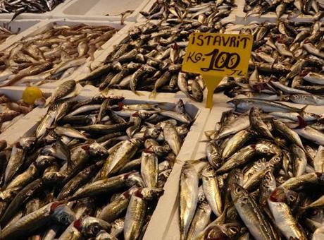 Sezon açıldı: Tezgahlar istavritle doldu
