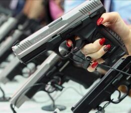 Silah taşıma ve bulundurma vesikalarına ilişkin maktu harç tutarları yeniden belirlendi