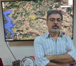 Sındırgı’da korkutan deprem sonrası Prof. Sözbilir’den kritik uyarı! ‘Ölü faylar uyandı’