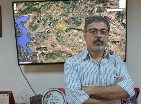 Sındırgı’da korkutan deprem sonrası Prof. Sözbilir’den kritik uyarı! ‘Ölü faylar uyandı’