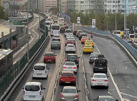 Son dakika… Okullarda ilk gün: İstanbul’da trafik kilit