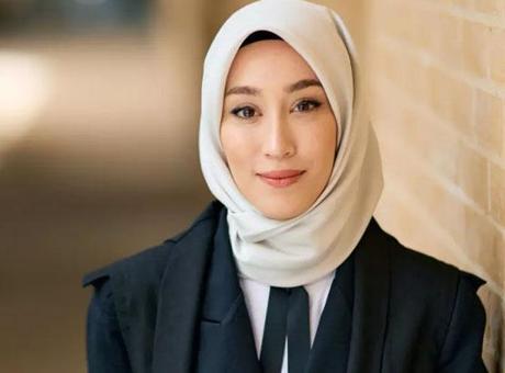 TBMM’nin en genç vekili Rümeysa Kadak, Oxford’un reklam yüzü oldu