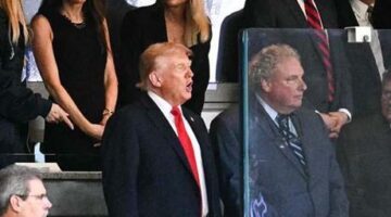 Trump’ı suikast korkusu sardı: Maçı kurşun geçirmez camın ardından izledi!