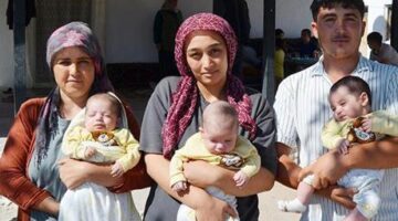 Üçüzleri olan baba, işi bırakıp evde bebek bakmaya başladı: Sürekli kucakta gezdiriyoruz.