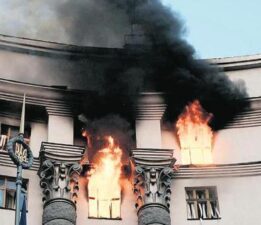 Ukrayna’da hükümet binası vuruldu