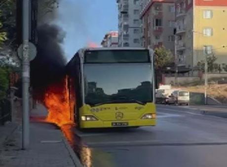 Ümraniye’de panik! İETT otobüsü alev alev yandı
